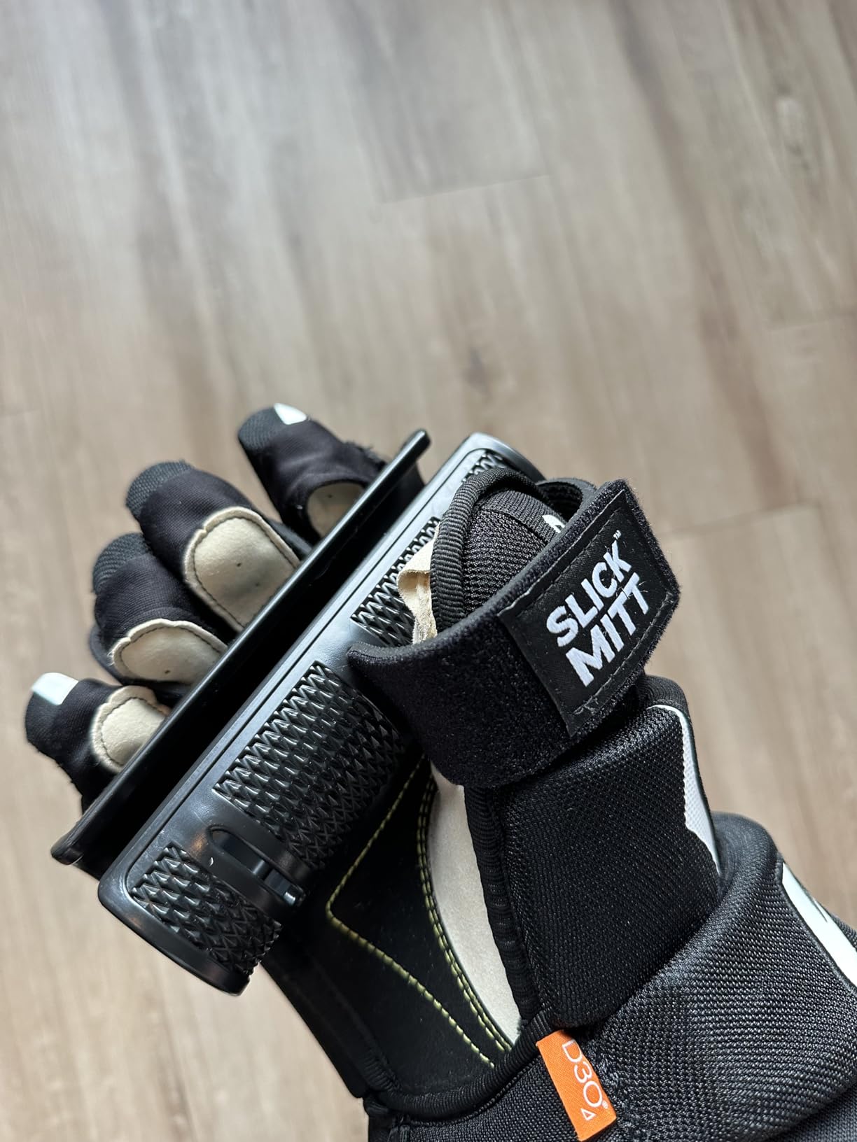 Slick Mitt™ - Top Hand Hockey Training for Smoother Stickhandling, Top Hand Strength and Harder Shots customer photo 1
