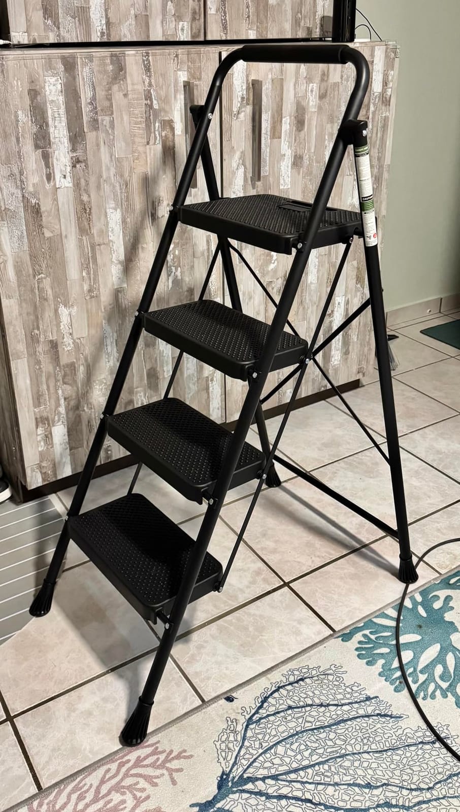 Rolling Industrial & Warehouse 4 Steps Ladder with Wheels, 39.4