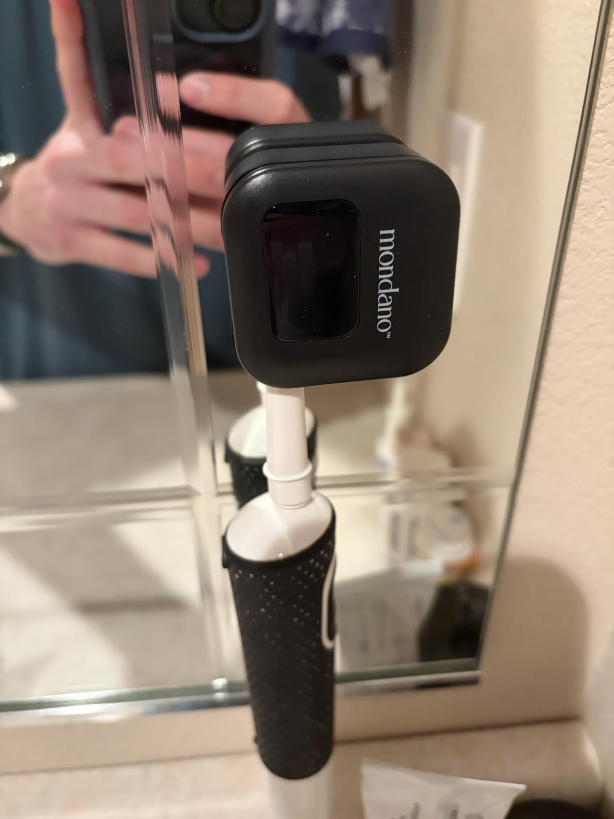 Mondano UV-C Toothbrush Sanitizer and Holder, Travel Case Cover Cap | Removes 99.9% of Contaminants; Rechargeable, 90-day Battery; Universal Brush Fit; Wall Mount or Travel; ABS Toothbrush Cover customer photo 2