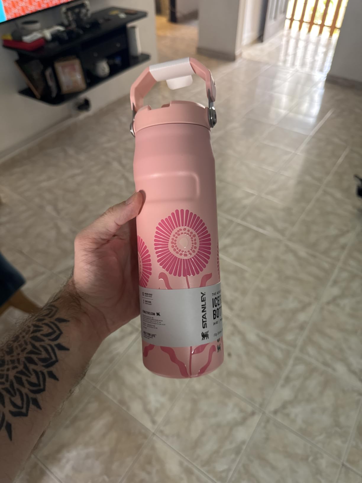 Stanley IceFlow Flip Straw 2.0 Bottle, 24 oz, Frost | Easy Carry Handle | Twist On Lid and Flip Up Straw | Lightweight Water Bottle | Insulated Stainless Steel | BPA-Free customer photo 2