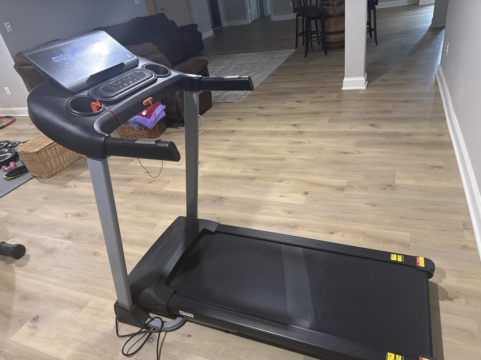 HUAGEED Treadmills for Home, 18% Auto Incline, Heavy Duty 400LBS Capacity | Quiet 3.5 HP Motor; 36 Workout Programs; Extra-Wide Running Belt; Walking & Running Exercise;Smart Bluetooth Connectivity customer photo 1