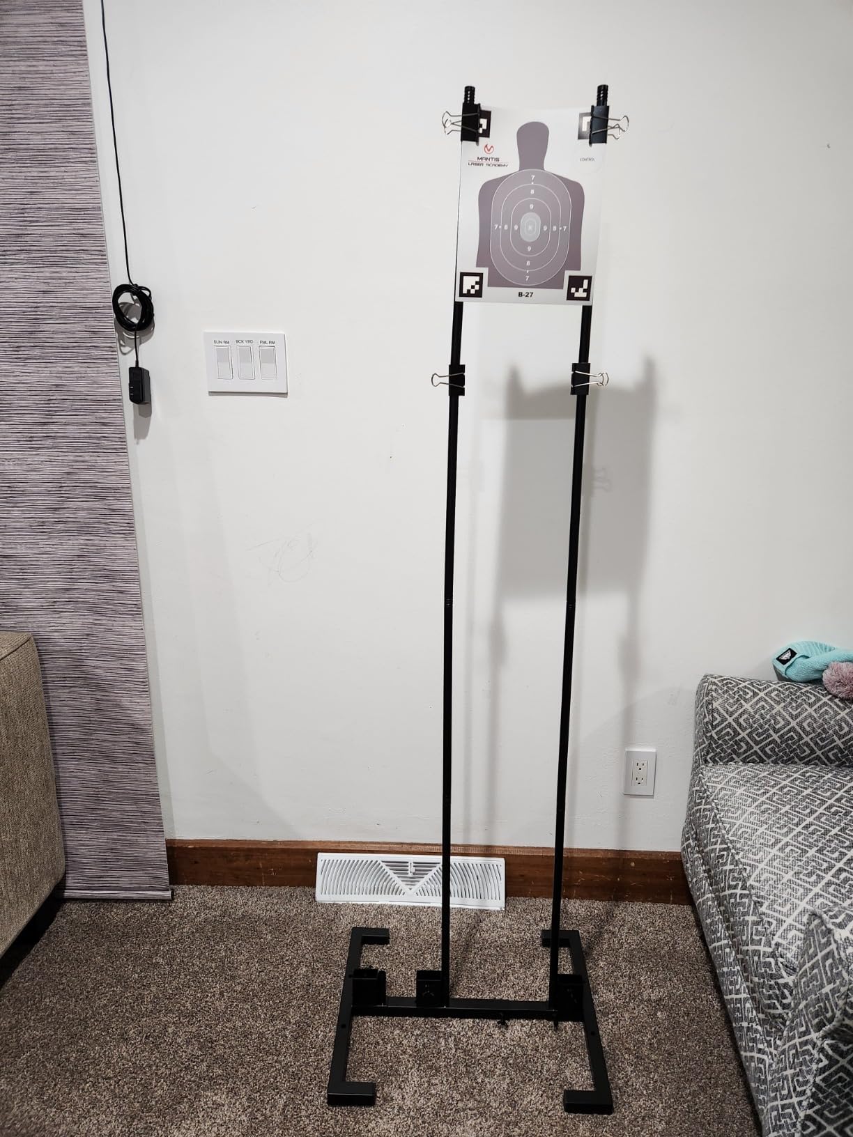 Adjustable Target Stand Set with 10 Paper Targets, Two Mounting Options for Outdoor Shooting, Stable Holder with Metal Poles and Ground Nails customer photo 2