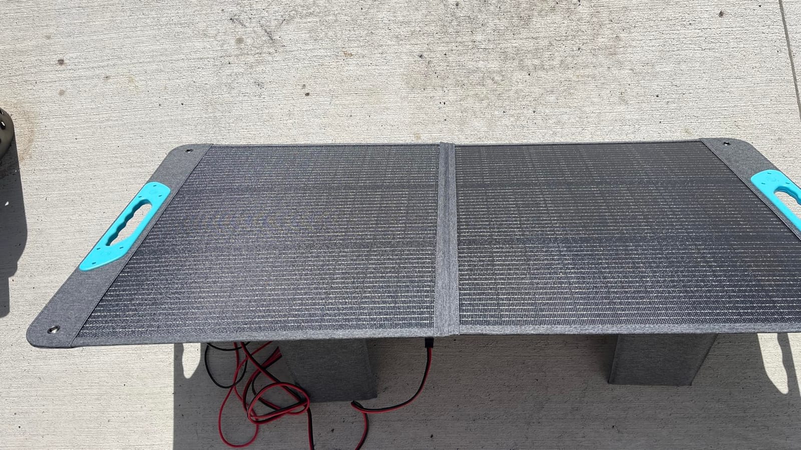 Renogy 100W Portable Solar Panel for Power Stations, 25% High Efficiency customer photo 1