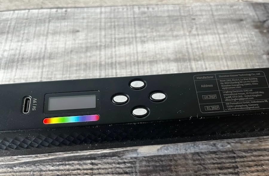 NEEWER RGB Light Wand with APP Control, Magnetic Handheld Photography Video Light Stick, 2500K~8500K Dimmable CRI95+ Full Color LED Tube Bar with 2550mAh Battery, 17 Light Scenes for Vlog, TL21C customer photo 2