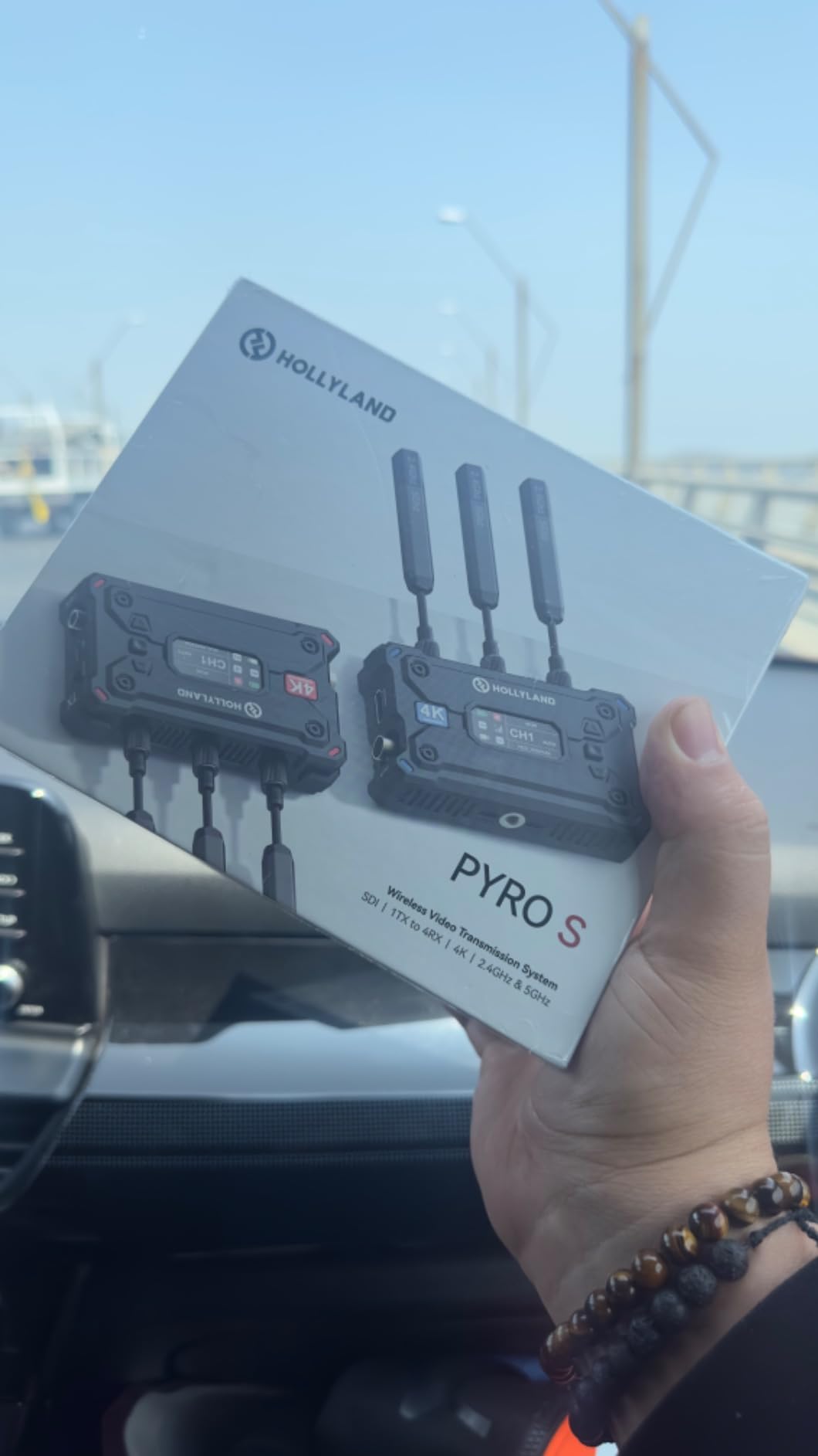 Hollyland Pyro S Wireless Video Transmitter and Receiver HDMI SDI 4K30/1080p60 1300ft Los Range 50ms Latency Up to 4 Receiver, Auto Dual-Band Hopping (ADH), Smart Channel Scan, Live Stream (1TX+1RX) customer photo 1