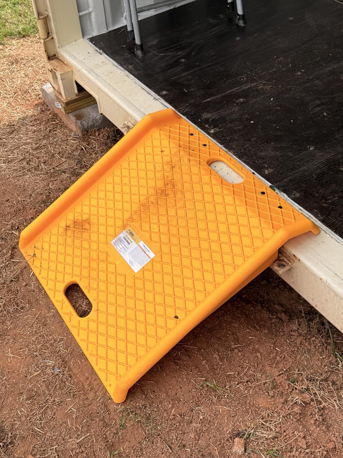 MaxxHaul Portable Curb Ramp 1000 lbs Capacity Heavy Duty Polypropylene Loading Ramp for Furniture Dolly Hand Truck and Moving Cart Non-Slip Threshold Ramp for Driveway and Steps (50962) customer photo 1
