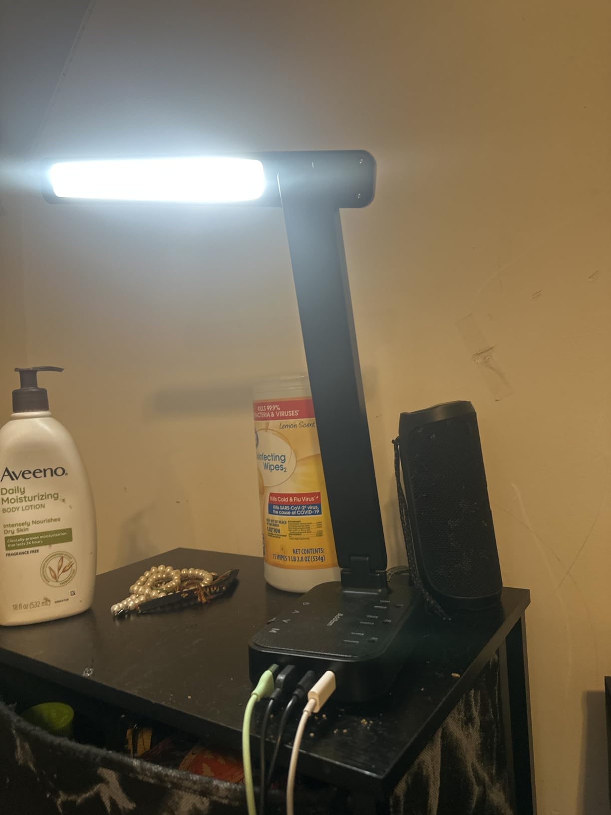 Addtam LED Desk Lamp, Power Strip with 3 Outlets 4 USB Charging Ports (2 USBC), 4 Modes 5 Level Brightness Touch Lamp, Small Desk Lamp for Home Office College Dorm Room Essentials customer photo 2
