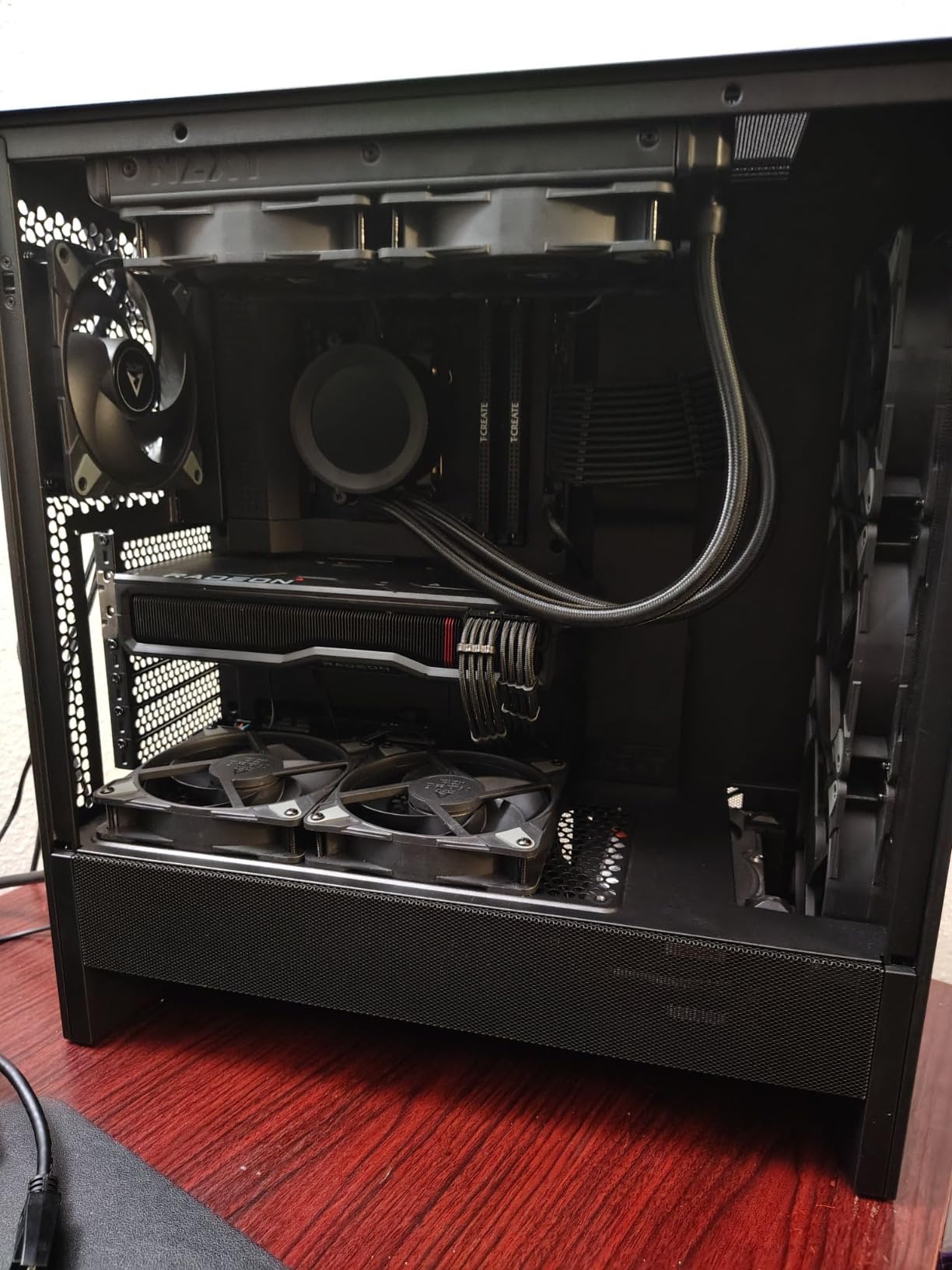 NZXT H5 Flow - Compact ATX Mid-Tower PC Case - Black customer photo 2