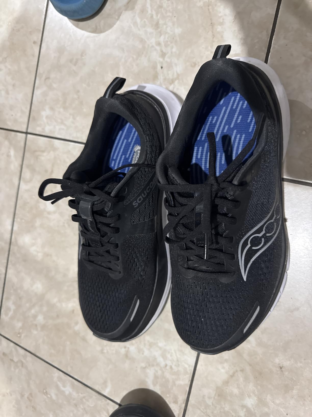 Saucony Men's Guide 18 Sneaker customer photo 2