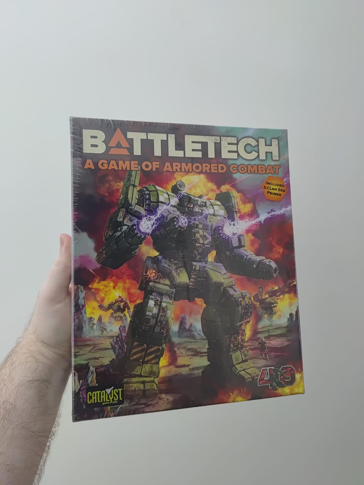 BattleTech A Game of Armored Combat 40th Edition Game by Catalyst Labs | Sci Fi Miniatures Wargame Starter Set with Tactical Mech Combat Maps Dice Rulebooks Record Sheets Pilot Cards Fiction Novella and Punchboard Terrain customer photo 2