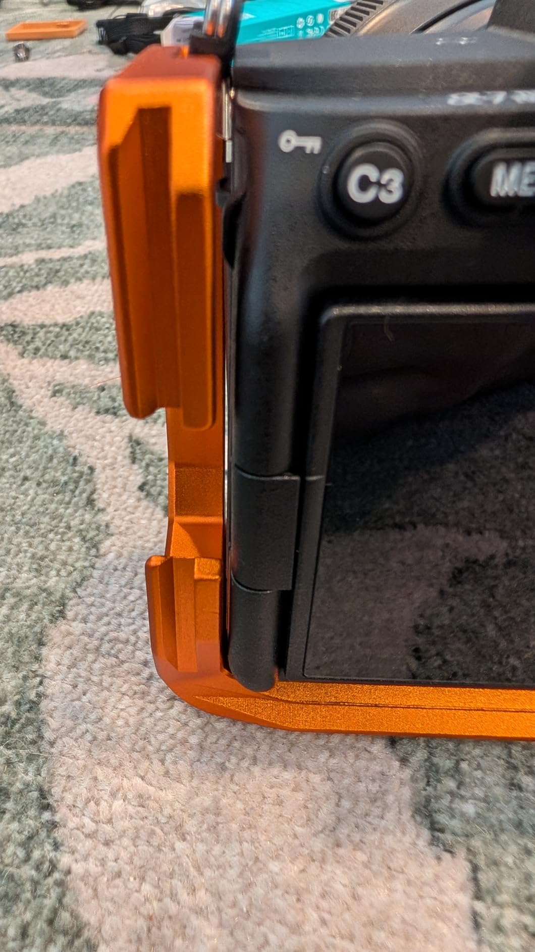 3 Legged Thing Arnie QD Dedicated L-Bracket Compatible with Sony Alpha Cameras (Copper Orange) customer photo 1