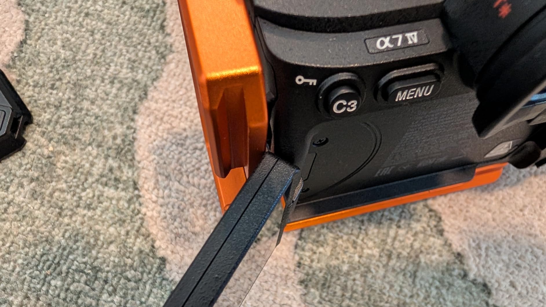 3 Legged Thing Arnie QD Dedicated L-Bracket Compatible with Sony Alpha Cameras (Copper Orange) customer photo 2