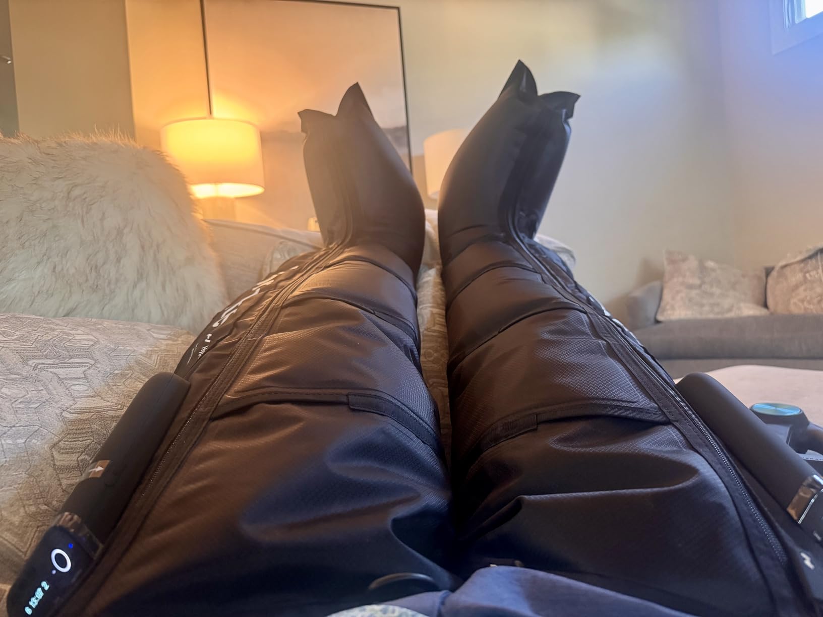 Hyperice Normatec Elite Wireless Compression Boots Recovery Size Standard | Increase Circulation | Symmetrical Massage | Bluetooth | Reduce Aches Pains | Pressure Sensor Feedback | 7 levels | Portable customer photo 2