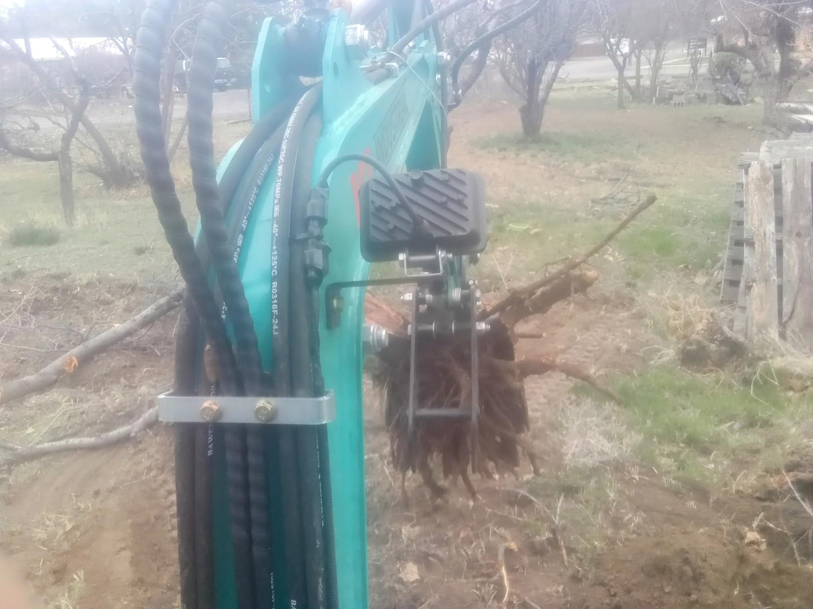 Hydraulic Thumb Clip for Mini Excavators, with 2*M14 Hoses and Screws, Small Digger Attachments fit Most of up to 2 tons customer photo 2