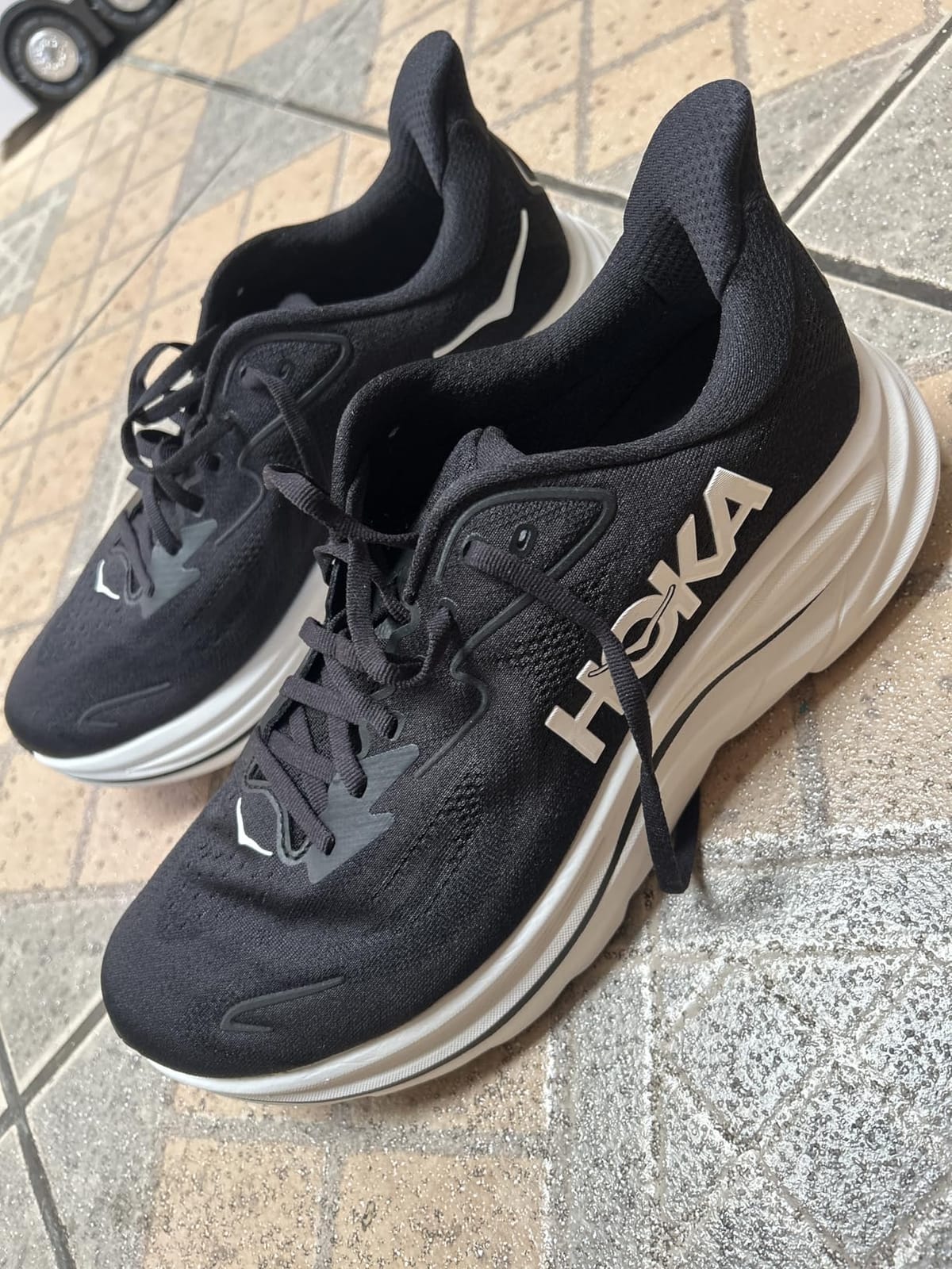 Hoka Mens Clifton 10 customer photo 1