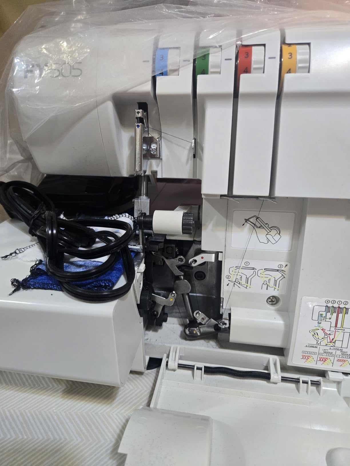 FEIYUE FY505 Serger Overlock Machine, 2/3/4 Thread Capability customer photo 2