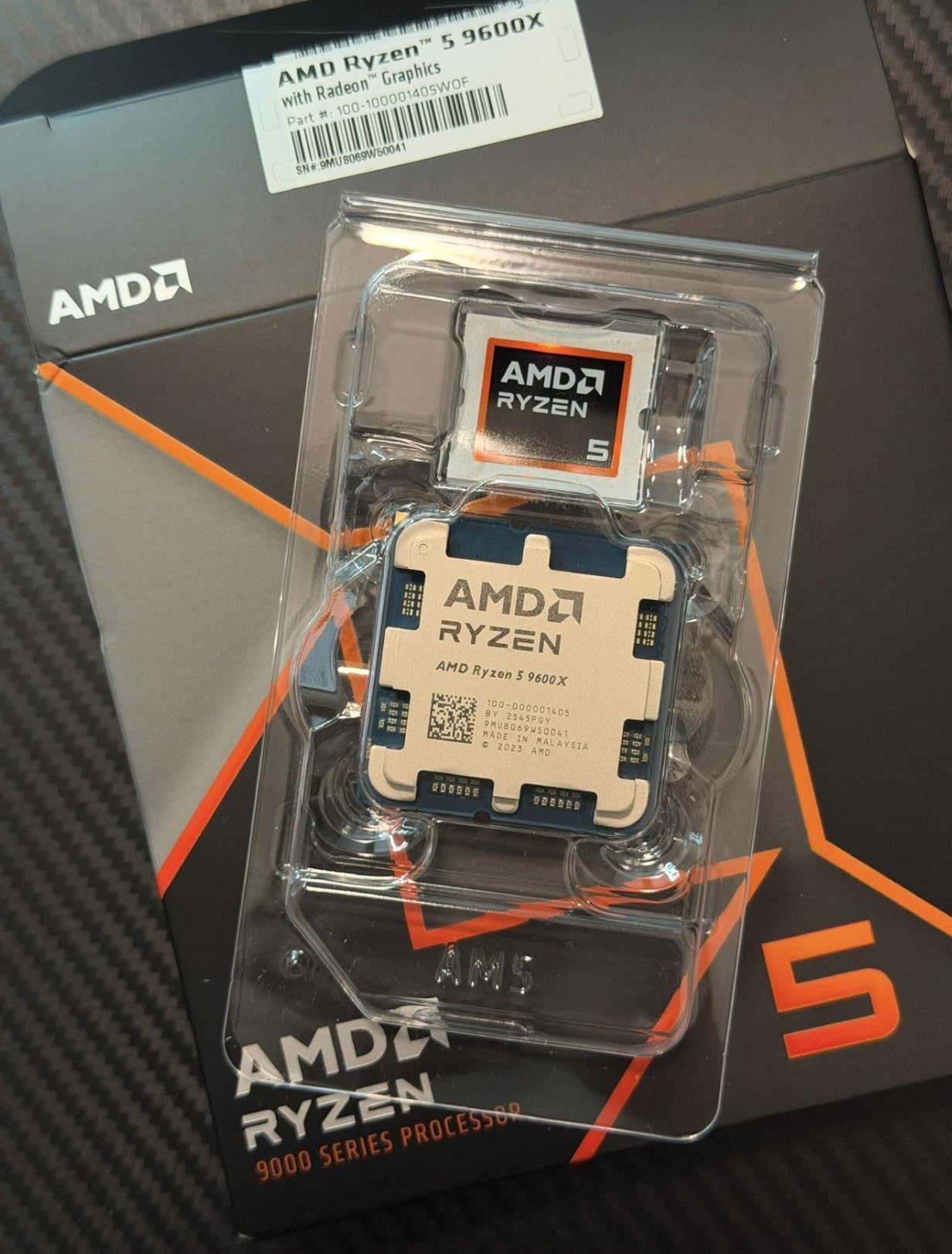 AMD Ryzen 5 9600X 6-Core, 12-Thread Unlocked Desktop Processor customer photo 1