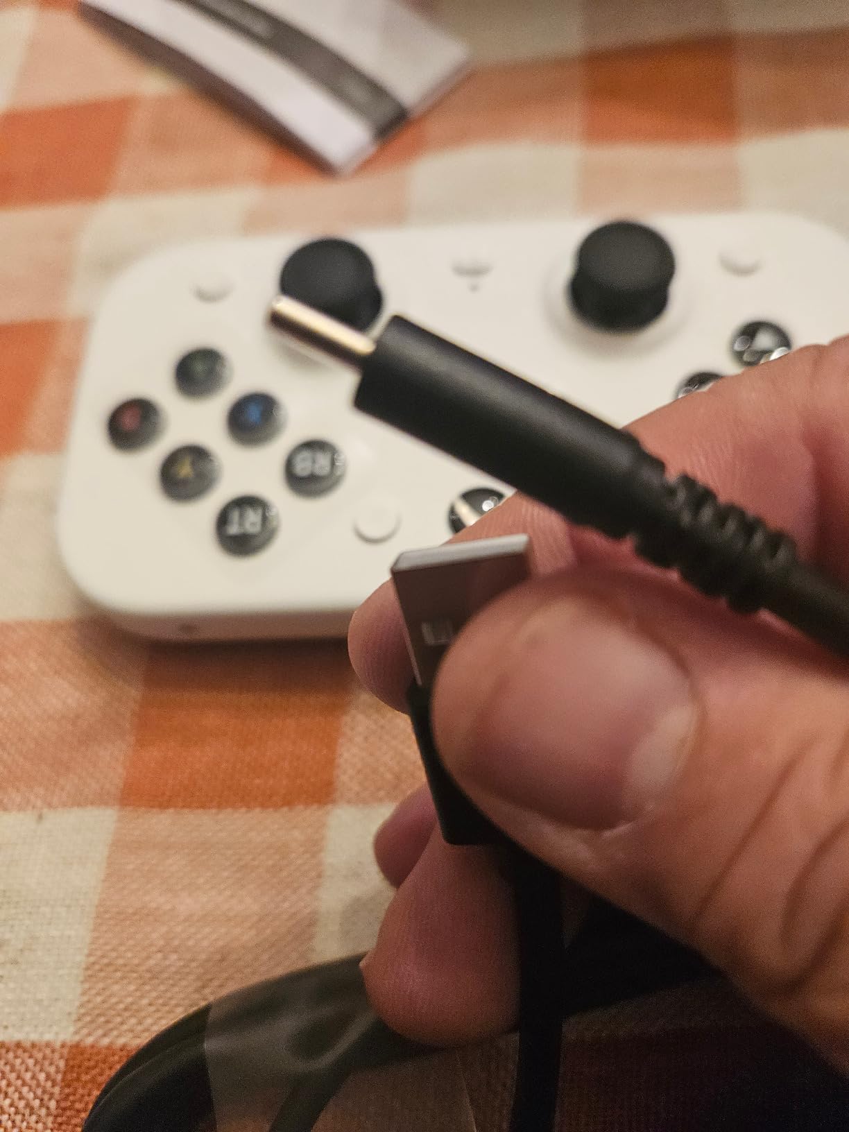 8BitDo Lite SE 2.4G Wireless Controller for Xbox customer photo 1