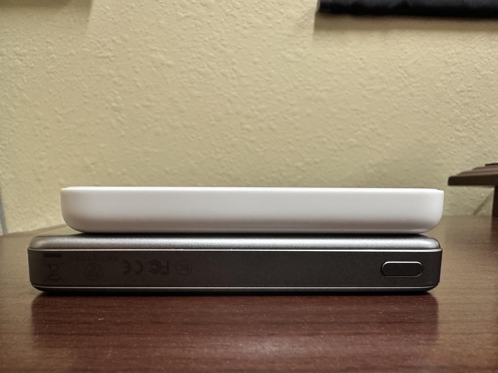TORRAS MiniMag Power Bank,Ultra-Slim 10,000mAh Magnetic Wireless Portable Charger, 22.5W Fast Charging iPhone Air Magnetic Battery Pack Designed for iPhone 17 Pro Max/17 Pro/Air/16/15/14/13/12, Gray customer photo 2