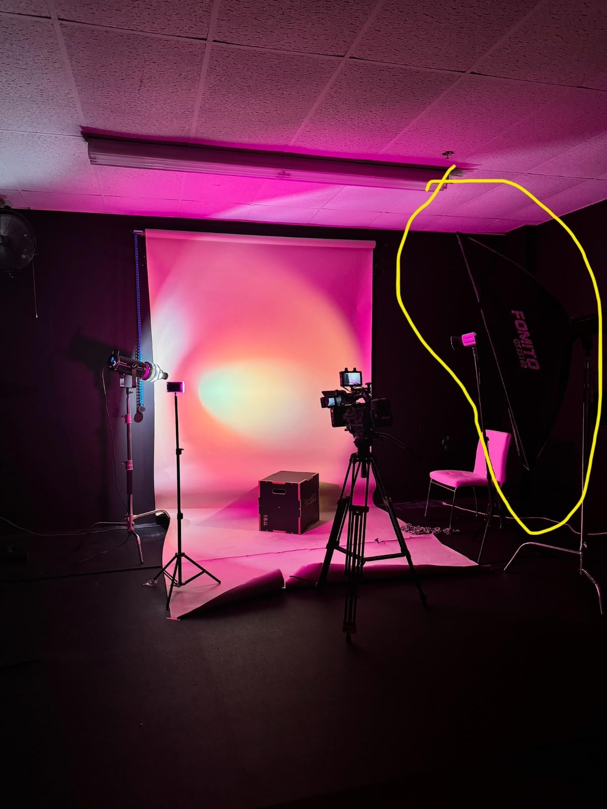 NEEWER S102-400W PRO Strobe Flash Light with 2.4G Trigger, 400Ws GN62 5600K with 30W LED Modeling Lamp Bowens Mount Reflector S1/S2 Mode Silent Fan for Portrait Product Photography, QPRO Supported customer photo 1