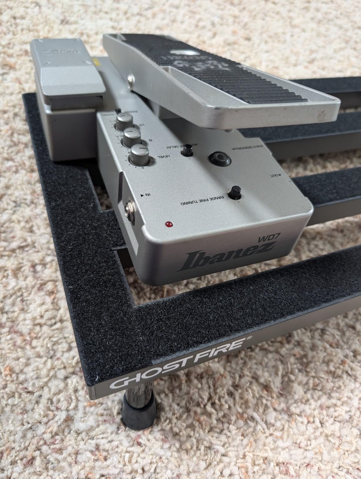 Ghost Fire Medium Portable Powered Guitar Pedal Board Aluminum Alloy 1.76lb Super light Foldable Effect Pedalboard 19.8''x11.5'' with Carry Bag,SPL-04 and Power Supply GS10-SE customer photo 1