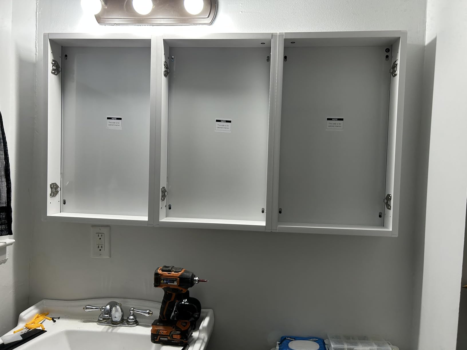 TokeShimi 24x32 Mirrored Medicine Cabinet Recessed or Wall Mount, Aluminum Tempered Silver Bathroom Medicine Cabinet with Mirror with Stepless Adjustable Storage Metal for Modern Farmhouse customer photo 2