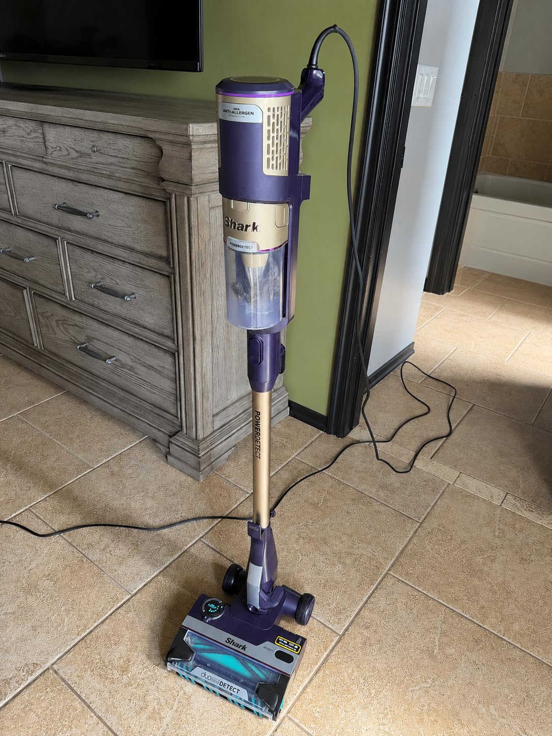 PowerDetect Corded Stick Vacuum, Self-Cleaning, Eggplant, HZ4002 | DuoClean Detect Sensors, Floor and Direction Detect, HEPA Seal, Odor Neutralizer, Self-Standing, Pet Power Brush customer photo 1