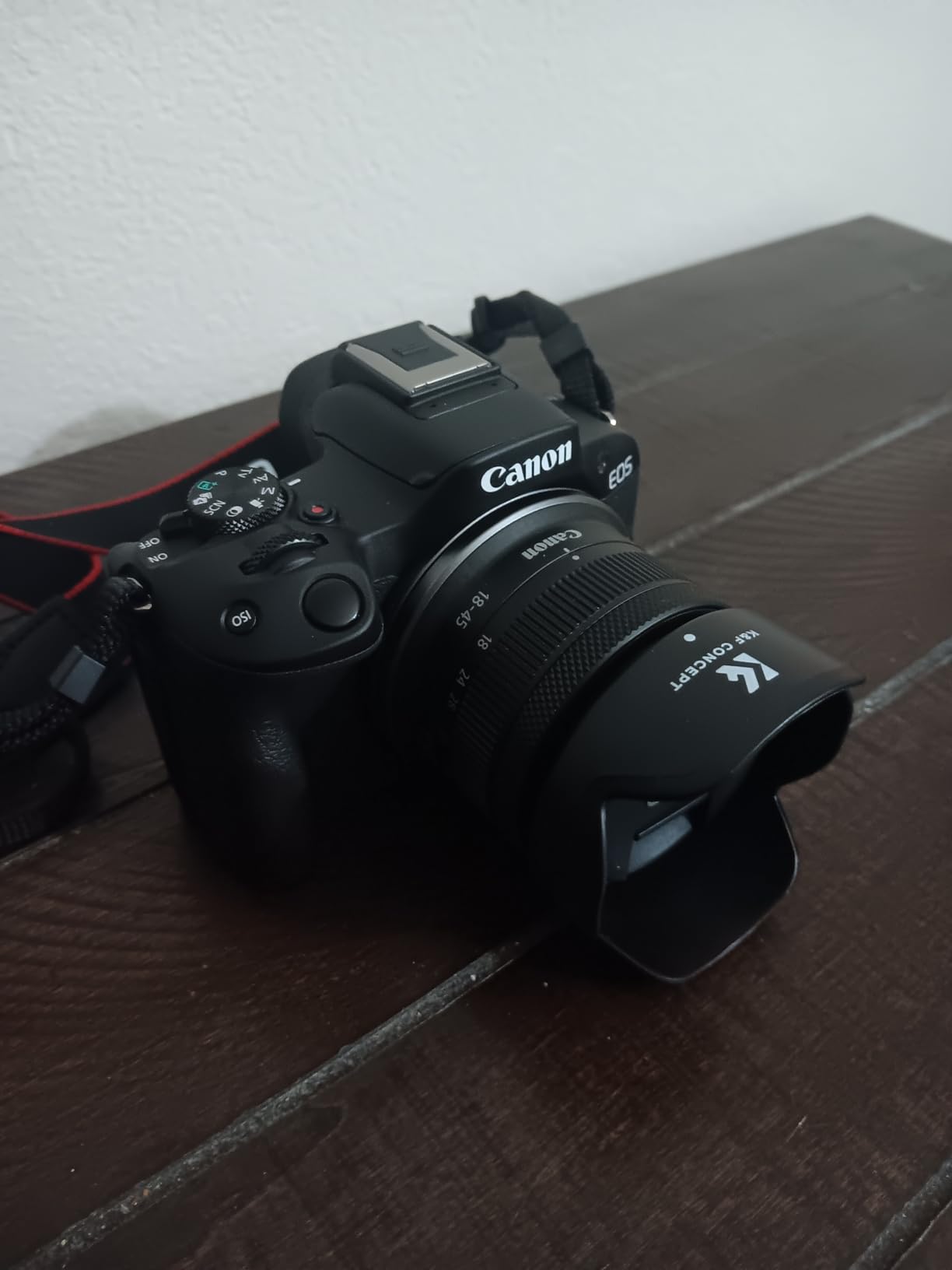 K&F CONCEPT Lens Hood Shade Replace of EW-73D Hood Compatible with Canon RF 24-105mm F4-7.1 is STM, EF-S 18-135mm f/3.5-5.6 is USM Lens, Reversible Snap on Camera Lens Hood, PL04 customer photo 1