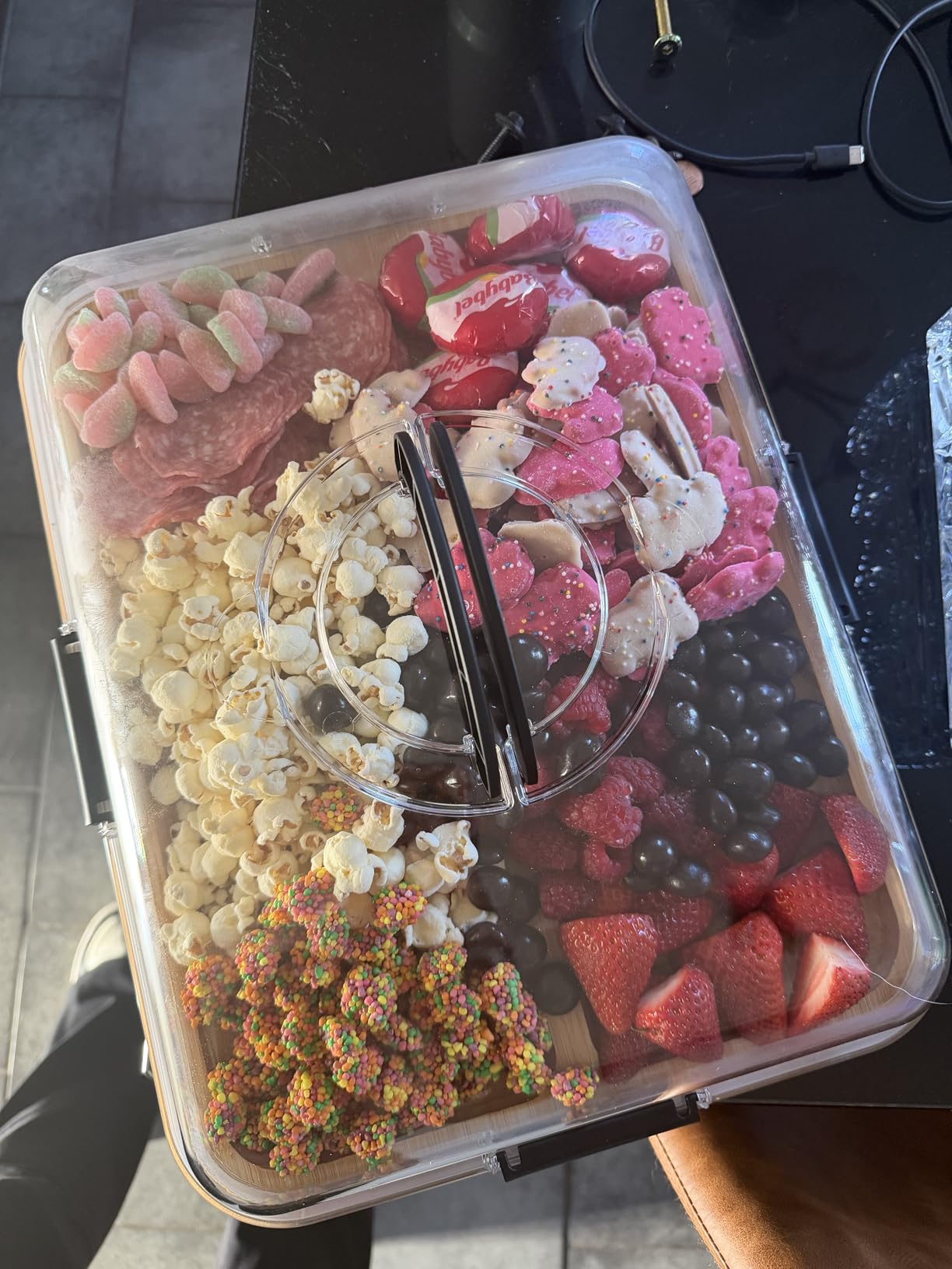 Renmxj Portable Charcuterie Boards with Lid, Cheese, Veggie & Snack Tray customer photo 2