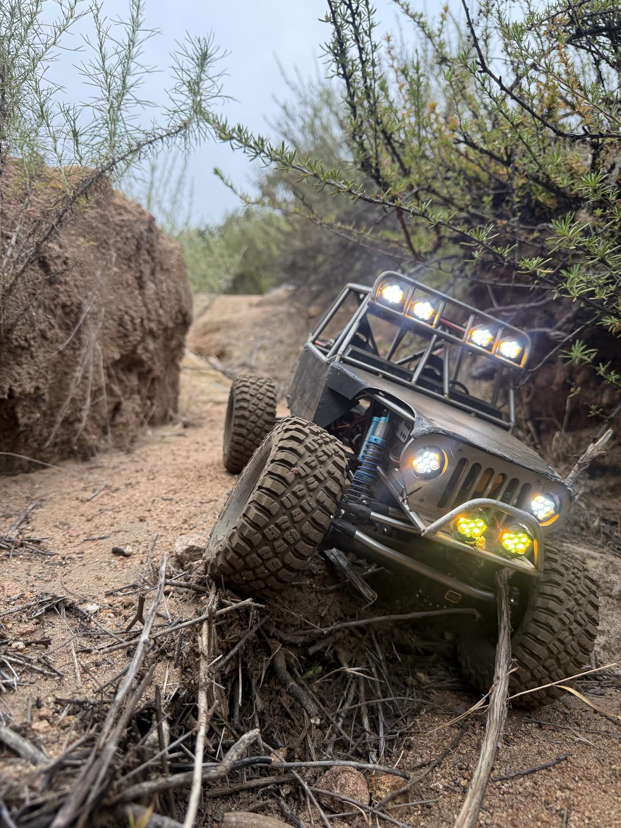 MEUS RACING RC Car LED Lights Kit - 1/10 Scale RC Crawler Accessories for Axial SCX10, Wraith, Traxxas TRX4 & TRX6, Redcat Gen8 Upgrades Parts (2pcs Hive Lights) customer photo 1
