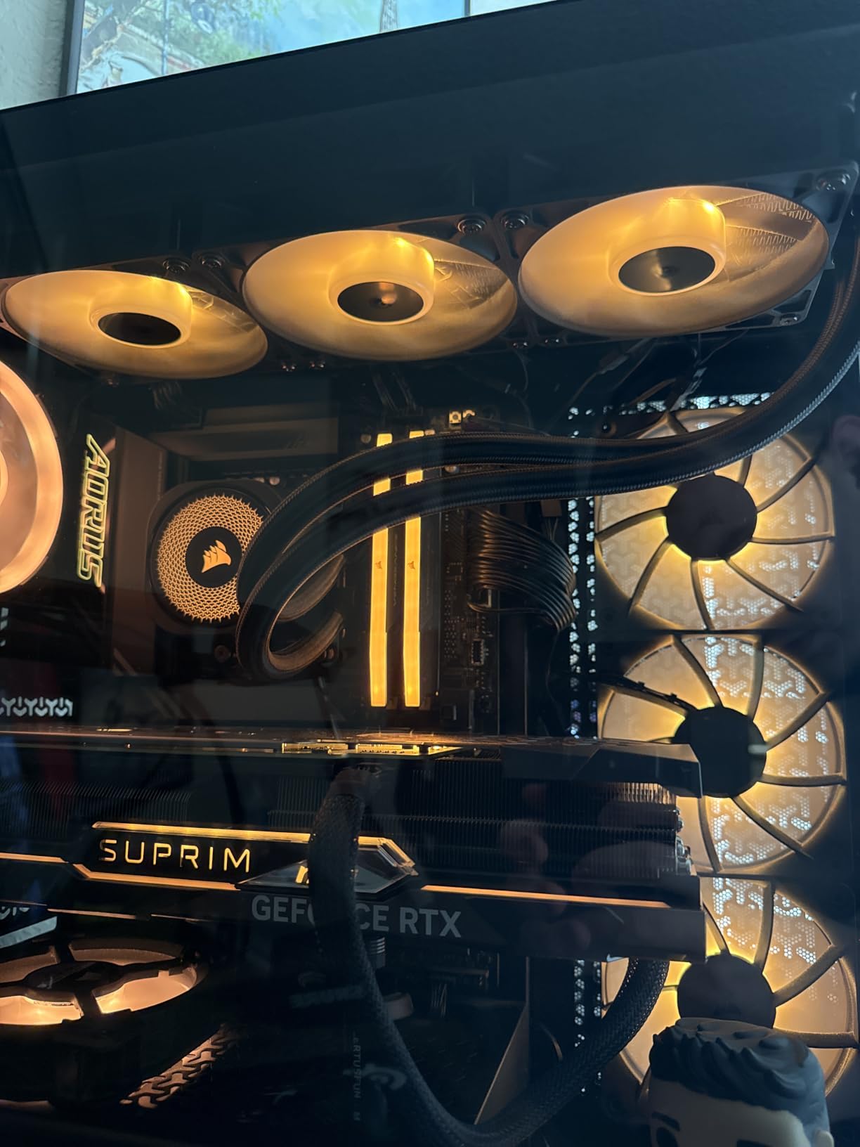 CORSAIR Nautilus 240 RS ARGB Liquid CPU Cooler - 240mm AIO - Low-Noise - Direct Motherboard Connection - Daisy-Chain - Intel LGA 1851/1700, AMD AM5/AM4 - 2X RS120 ARGB Fans Included - White customer photo 1