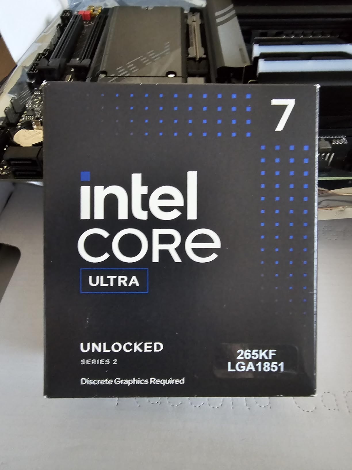Intel Core Ultra 7 Desktop Processor 265KF - 20 cores (8 P-cores + 12 E-cores) up to 5.5 GHz customer photo 1