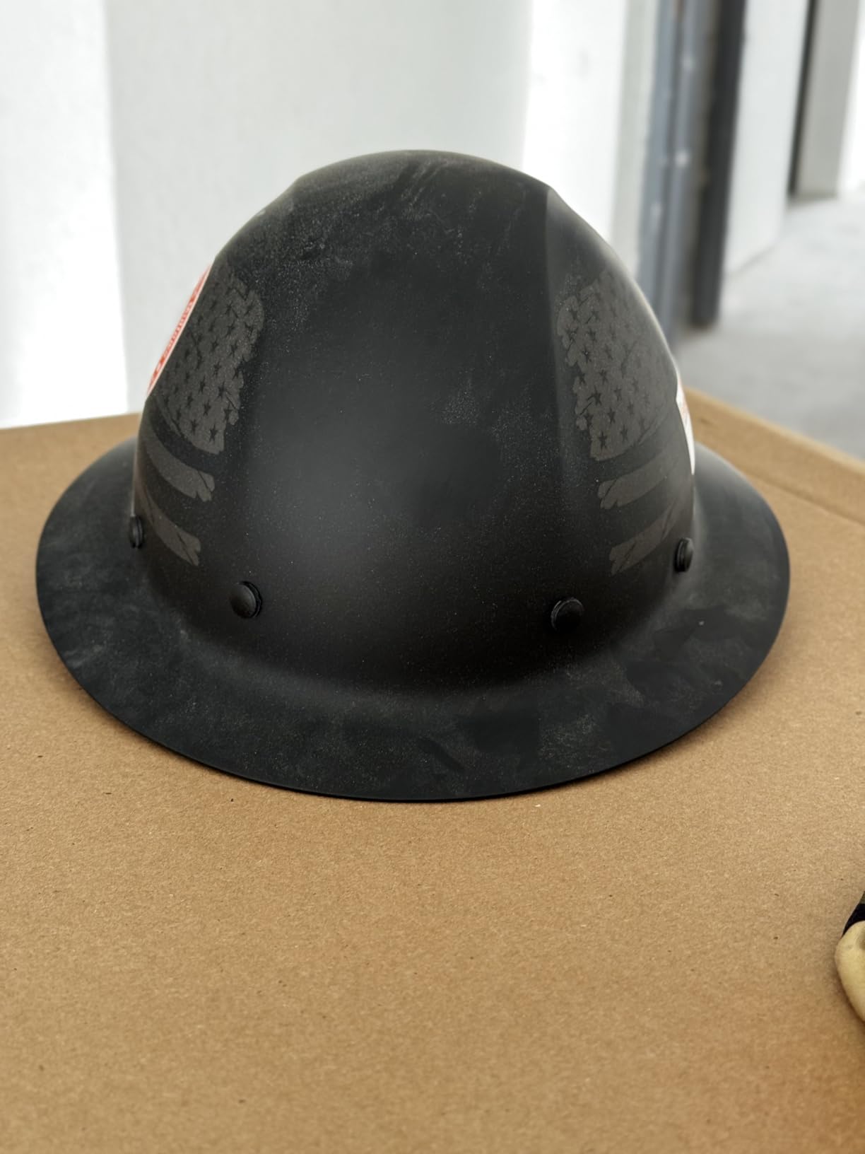Dynamic WolfJaw Fiberglass Full Brim Hard Hat with Wheel Ratchet, 8 Point Suspension, ANSI/ISEA Z89.1 Type 1 Certified customer photo 1