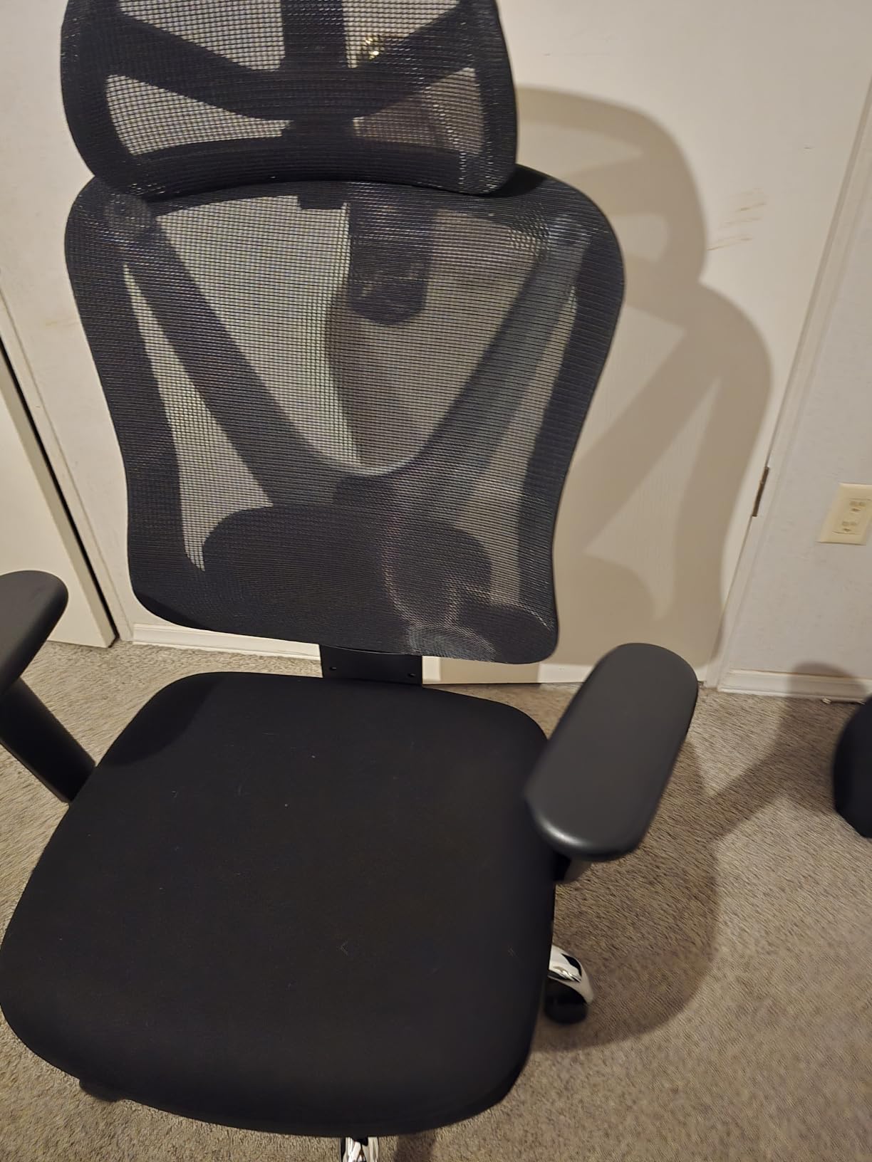 HOLLUDLE Ergonomic Mesh Office Chair - 3D Adjustable Lumbar Support & 3D Armrests, V-Shaped Back, Adjustable Desk Chair for Office & Home, Black customer photo 2