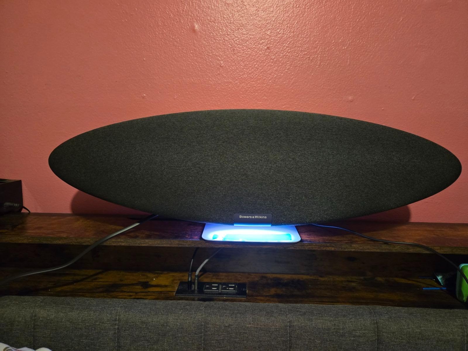 Bowers & Wilkins Zeppelin Pro Edition Wireless Speaker, Solar Gold | Large Bluetooth Speaker for Wireless Streaming, 5 Drivers Including Subwoofer, AirPlay 2 & Spotify Connect, Multiroom Support customer photo 1