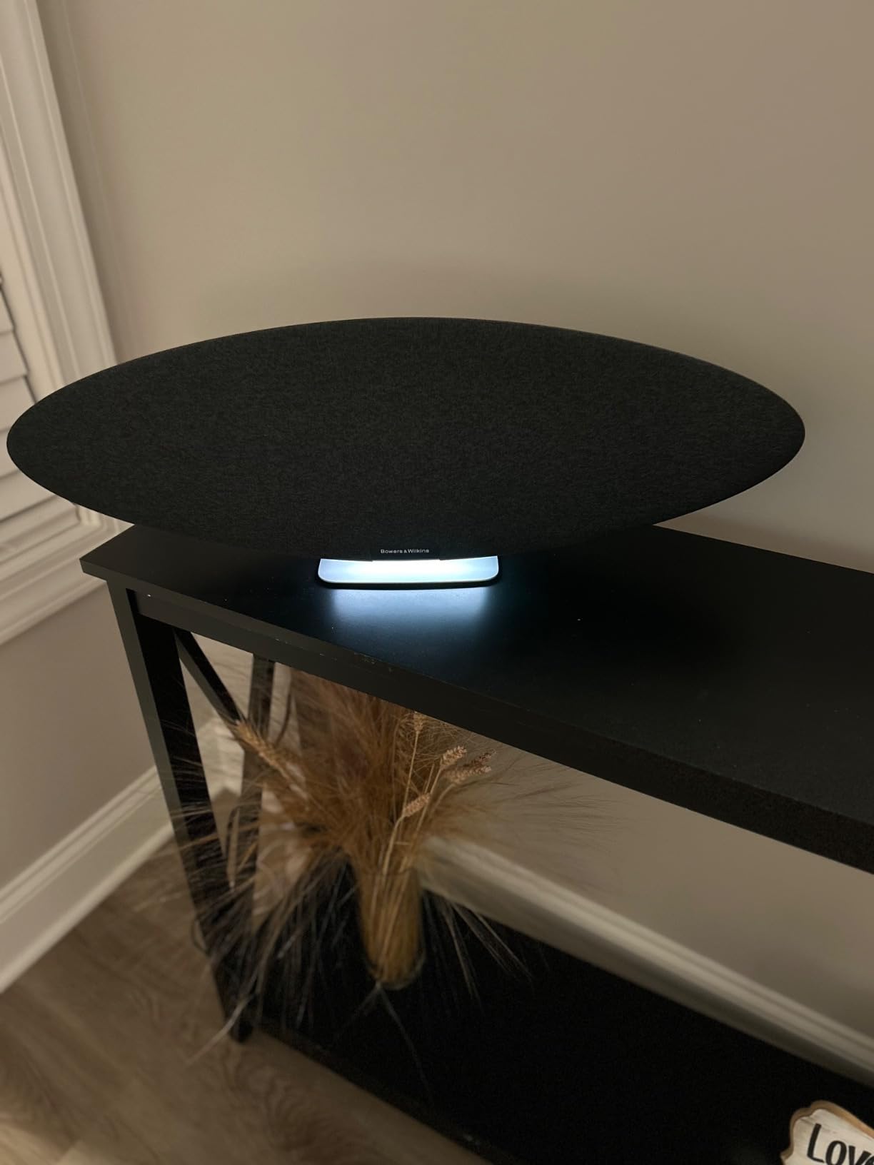 Bowers & Wilkins Zeppelin Pro Edition Wireless Speaker, Solar Gold | Large Bluetooth Speaker for Wireless Streaming, 5 Drivers Including Subwoofer, AirPlay 2 & Spotify Connect, Multiroom Support customer photo 2