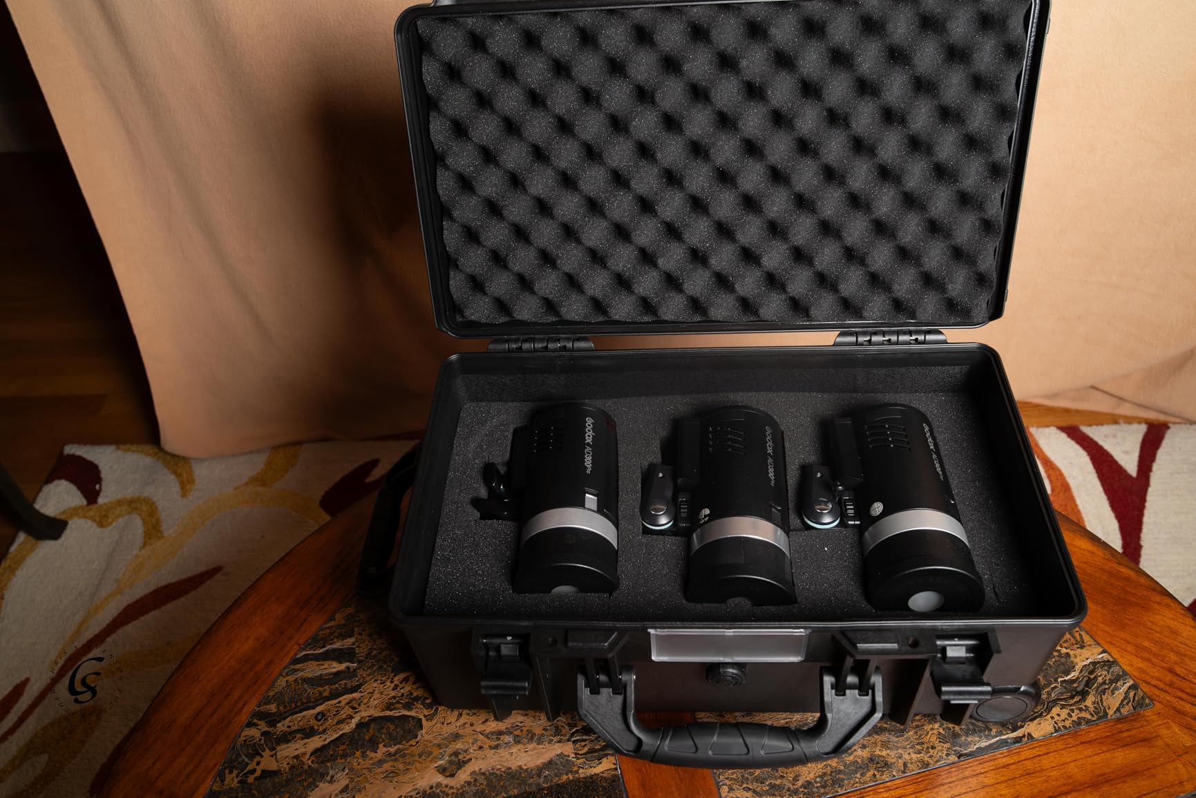 VEVOR Weatherproof Hard Case, Heavy Duty Protective Dry Box with Pre-Cut Foam, Wheels & Retractable Pull Handle for Travel, Hunt, Military, Tactical, IP67 Waterproof Case for Cameras (21.7*13.4*9.5