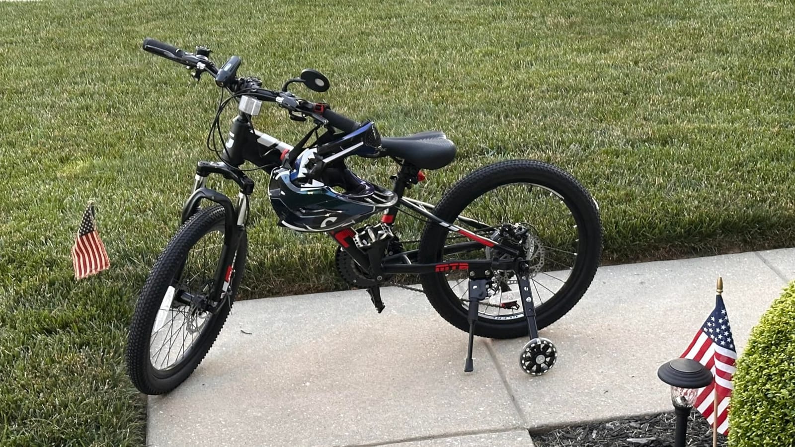 Glerc 20 24 26 Inch Kids Mountain Bike for Boys and Girls Ages 6+ Years | 21-Speed Skyline Bicycle with Front Suspension and Disc Brakes, Multiple Colors customer photo 2