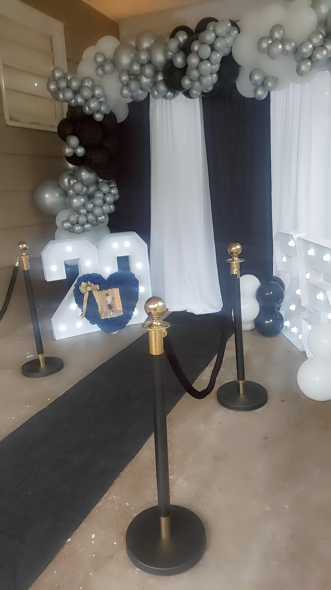 VIVOHOME Black Stanchions and Velvet Ropes, 5 Feet Ropes and 39 Inch Posts customer photo 1
