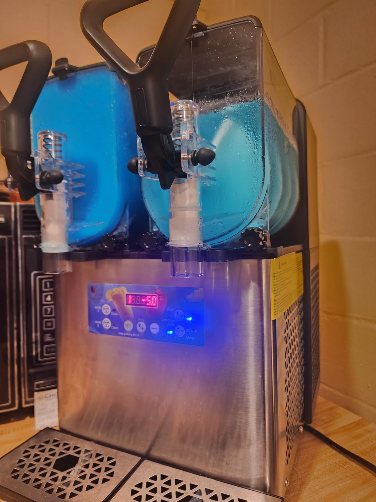 Mojgar Commercial Slushie Machine, 30L 8 Gal Tank Frozen Drink Machine customer photo 1
