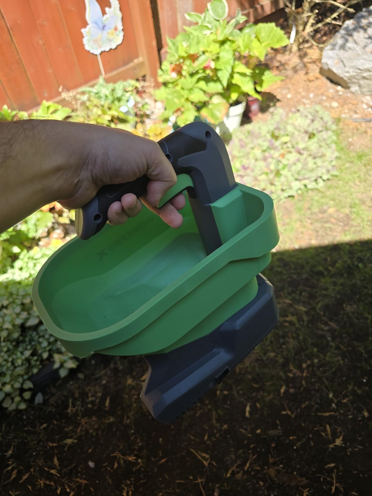 WORKPROX Cordless Battery Powered 7.2V Fertilizer Spreader, 8-Level Setting customer photo 1