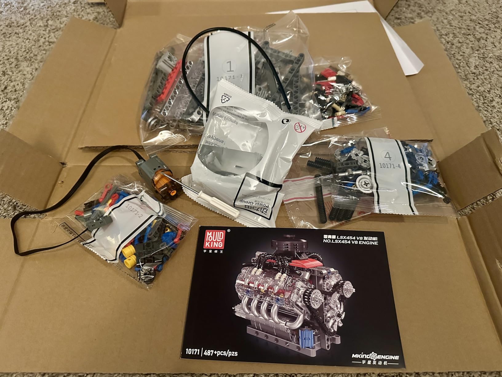 Mould King Mini V8 Engine Kits That Runs, Build Your Own Visible Car Motor, Physical Science Experiment Models for Teens, Best STEM Toy Gifts for 14+ and Adult 10171 (487 Pcs) customer photo 2