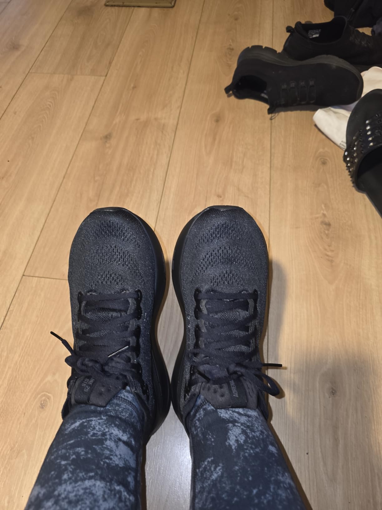 Women's Adrenaline GTS 25 Running Shoe customer photo 1