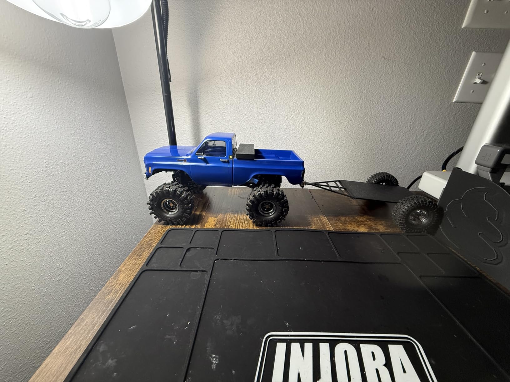 INJORA Silicone Pit Mat Work Mat for 1/18 1/24 RC Car Upgrade (420×297mm) customer photo 1