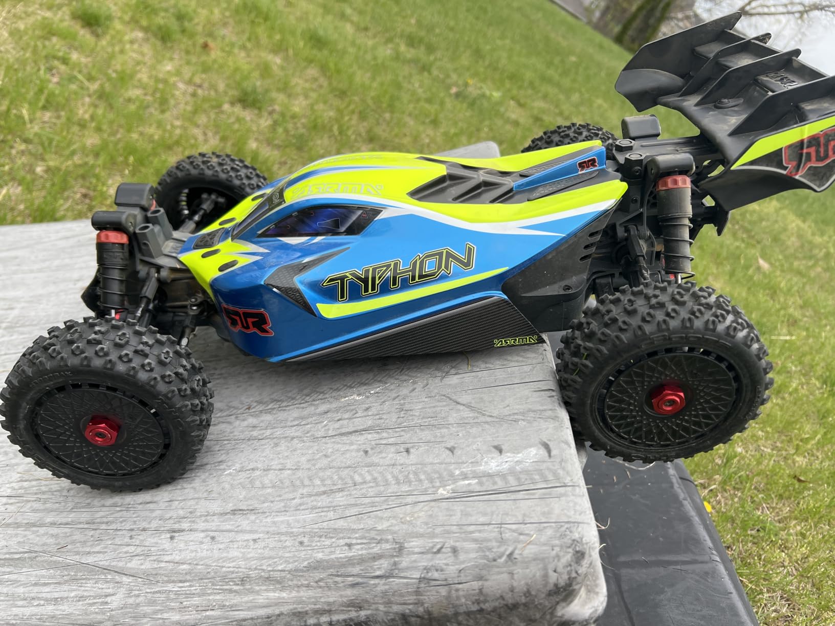 RC Car 1/8 Typhon 4X4 223S BLX BRUSHLESS Buggy RTR (Battery and Charger Not Included) with DSC (Yellow), ARA4306V4T2 customer photo 1