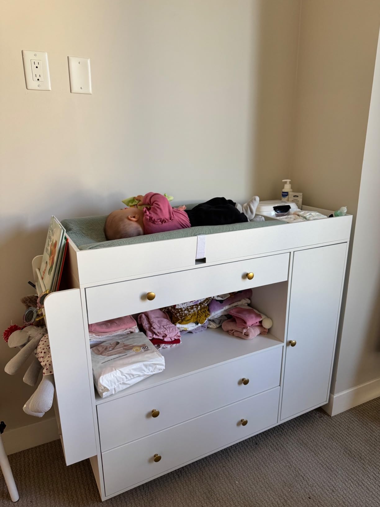 FURNJOYLIFE Nursery Dresser with Baby Changing Table, Modern Diaper Changing Station,Dresser for Nursery with 3 Drawers & Shelves, Storage Crib with Changing Table, White customer photo 2