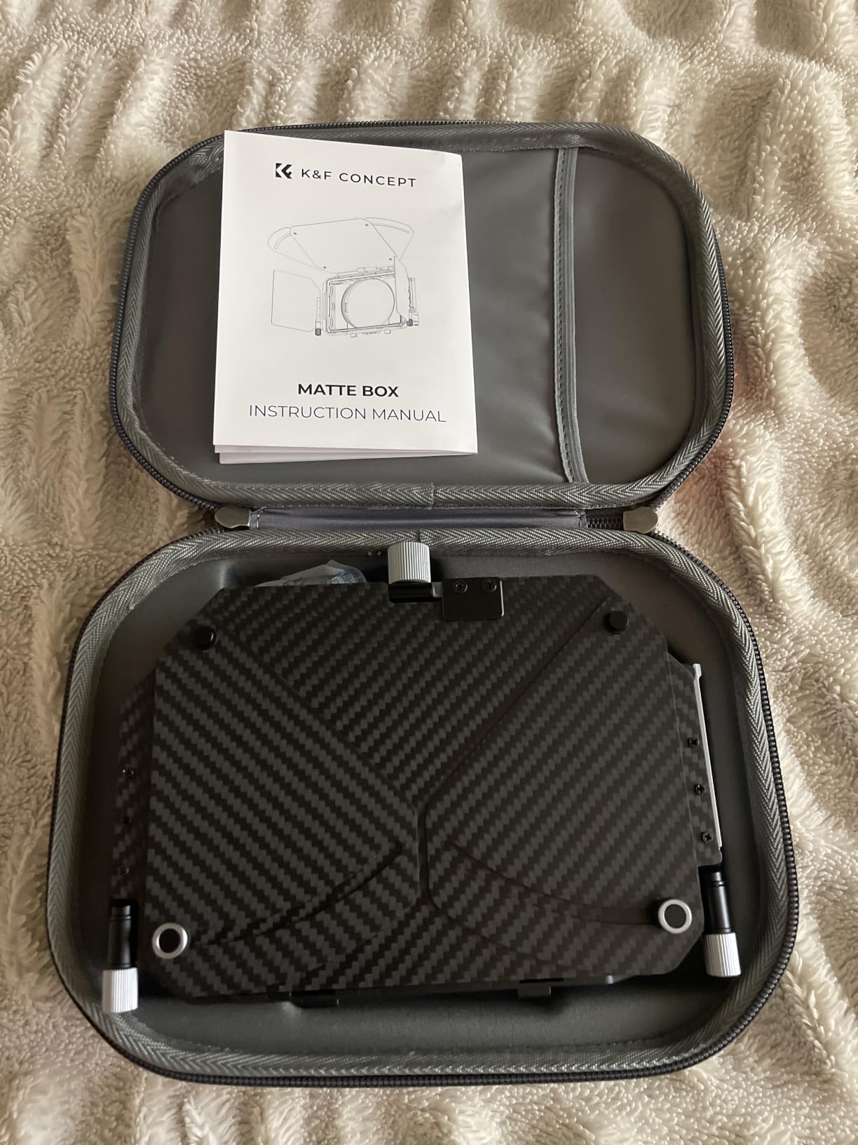 K&F CONCEPT Matte Box with Top Flag Side Wings & Portable Case & Rings | Matte Box with Carbon Fiber Top Flag Side Wings & Square Filters Trays & Portable Case, for 67/72/77/82/95mm Lenses-FM704 customer photo 2
