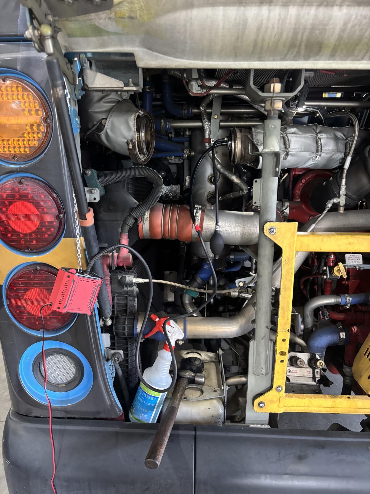 AutoLine Pro HyperSmoke™ Automotive Smoke Machine EVAP Vacuum Leak Tester – Adjustable Pressure – OEM Approved Smoke Fluid – Built-in Air Compressor Motor – Includes Cone and Gas Cap EVAP Adapter. customer photo 1