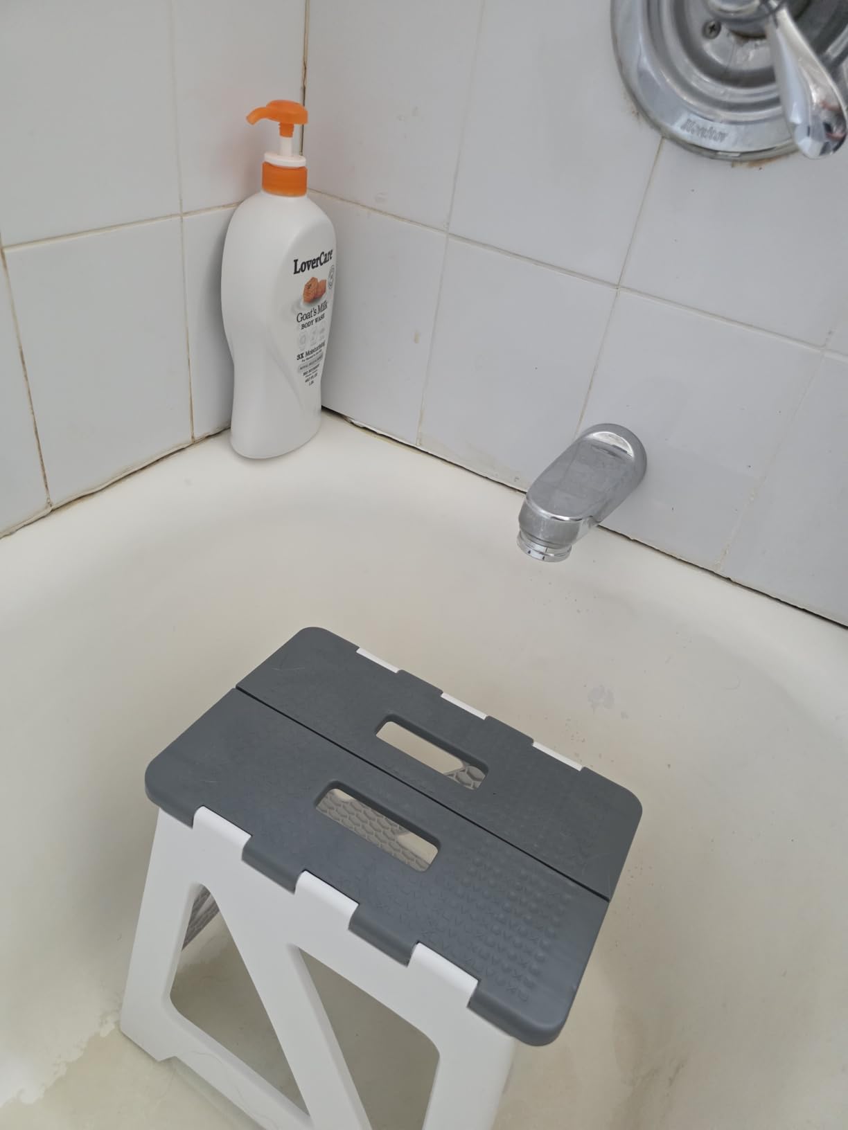 Shower Stool for Shaving Legs, 1 Pack Foot Rest Folding Stool Step to Shave Legs, Foldable Small Waterproof Plastic Corner customer photo 2