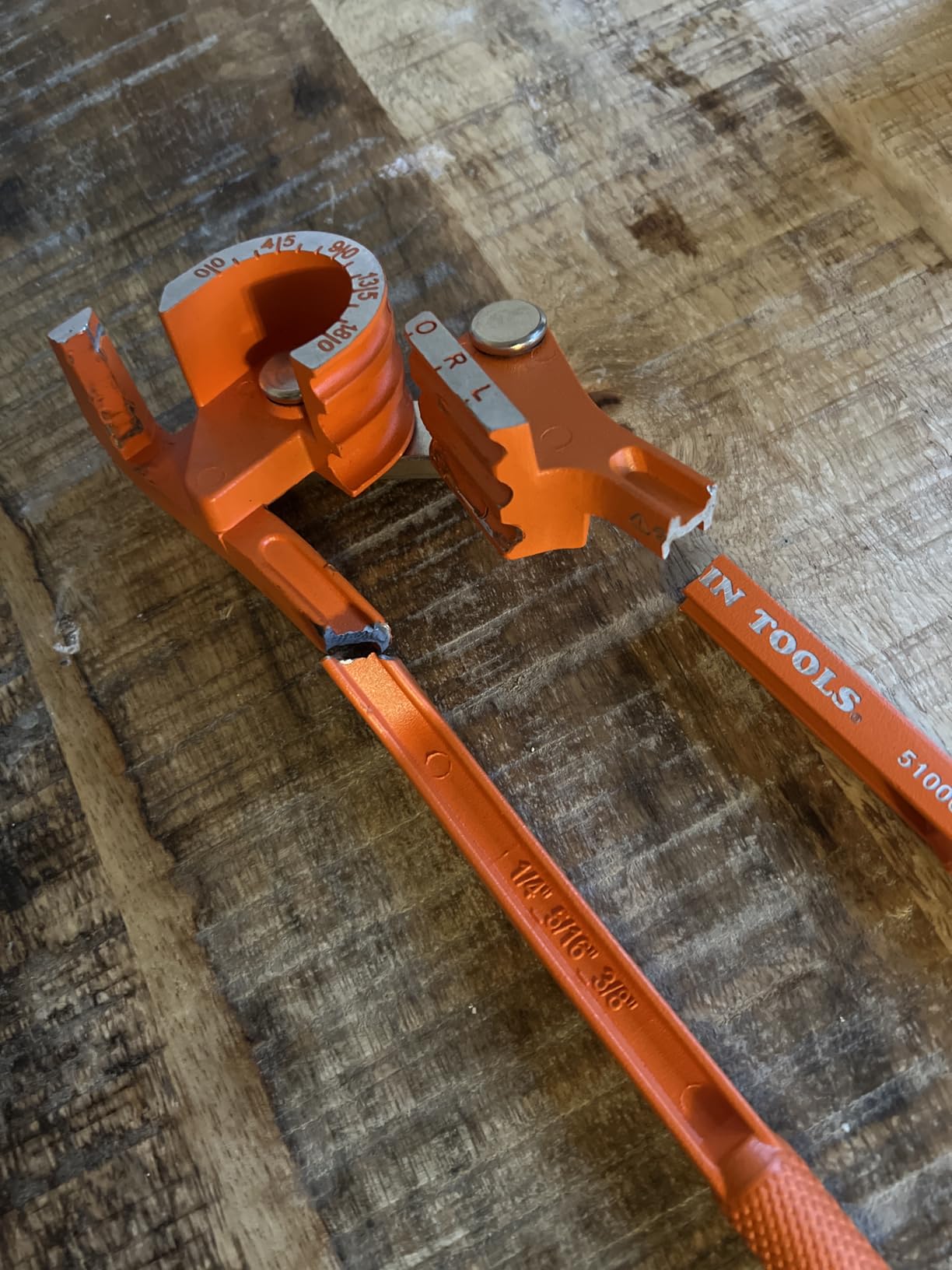Klein Tools 51006 3-in-1 Tube Bender, 1/4, 5/16, and 3/8-Inch O.D. Tubing, Bends Soft Copper, Aluminum up to 180 Degrees customer photo 2
